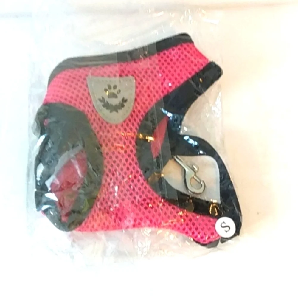 SMALL PET HARNESS VEST WITH LEASH PINK & BLACK SIZE SMALL NWT